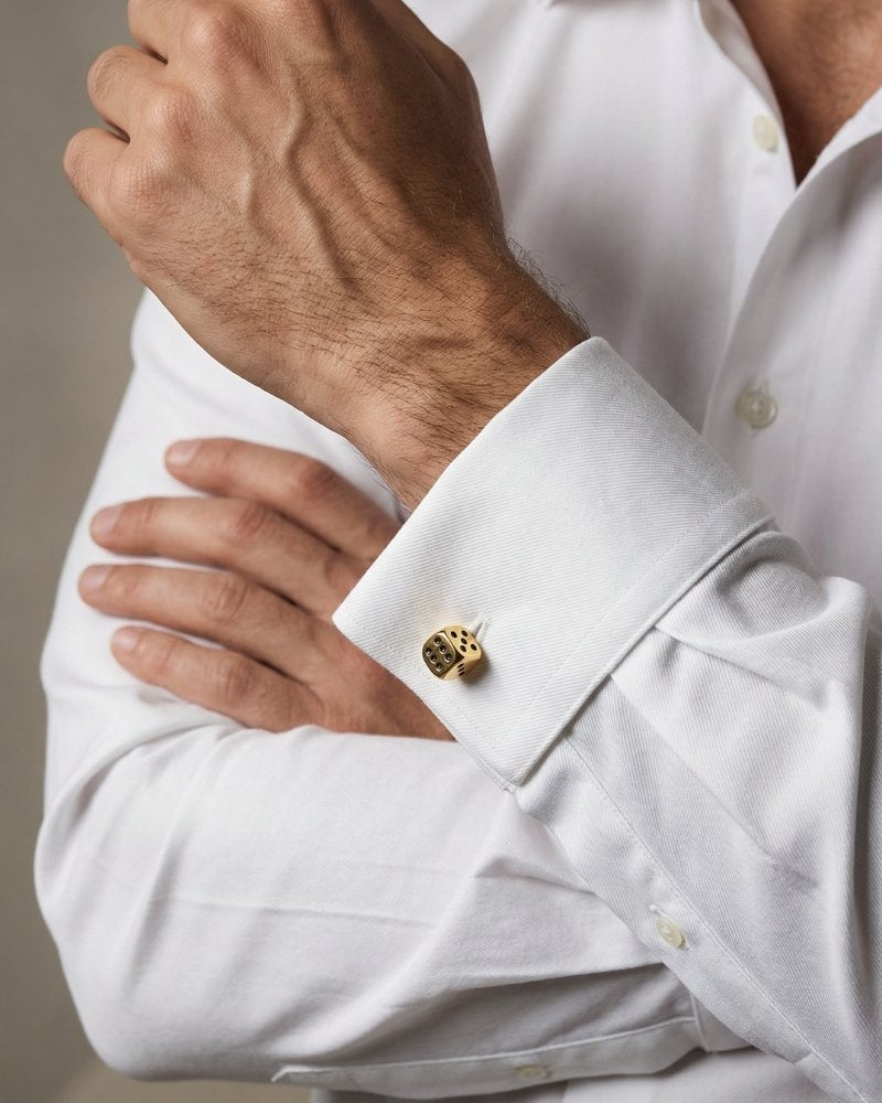 bouton de manchette des a jouer or